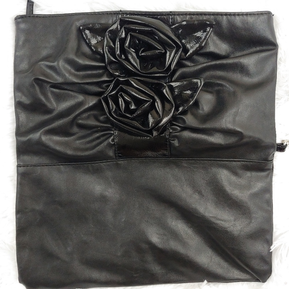Black clutch